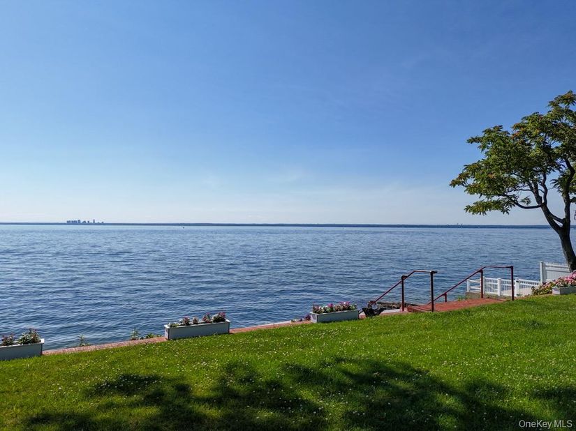 32 Westland Drive, Glen Cove NY 11542