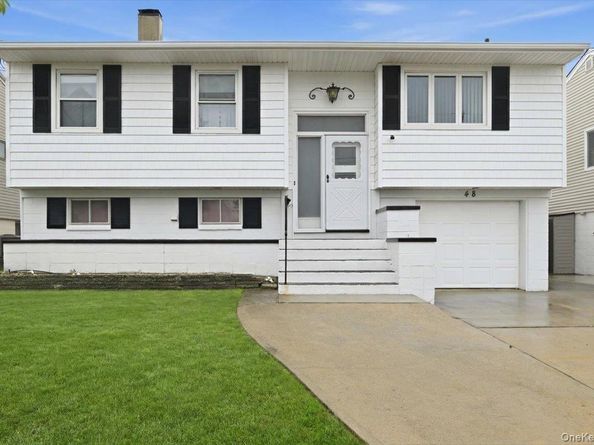 48 E 1st Street, Freeport NY 11520