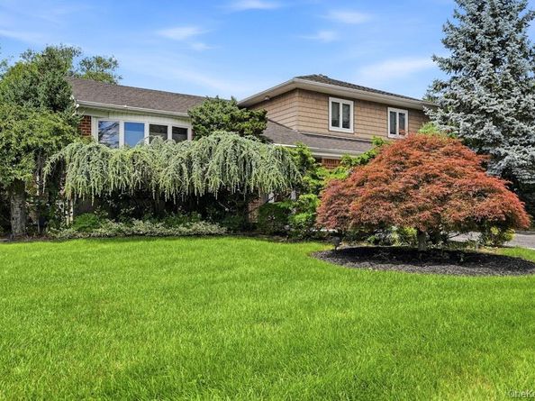 30 Harriet Drive, Syosset NY 11791