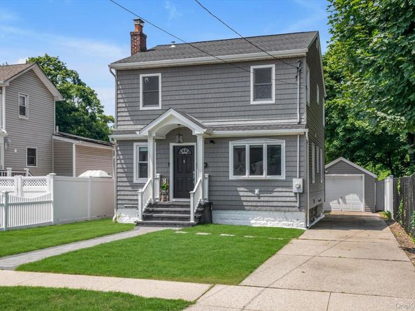 498 Farmers Avenue, Bellmore NY 11710