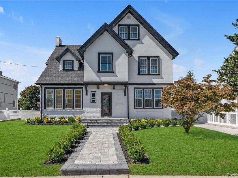 27 2nd Street, Lynbrook NY 11563