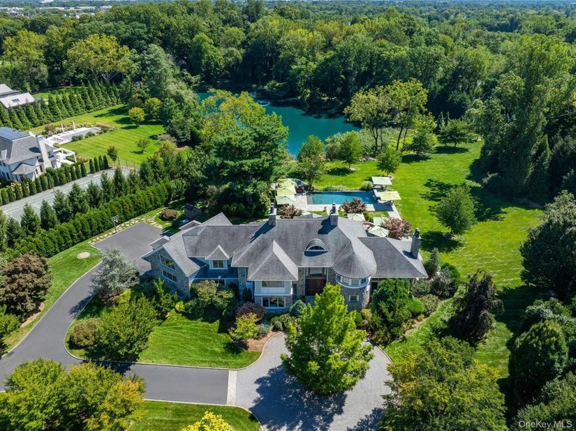 1 Hidden Pond Drive, Old Westbury NY 11568