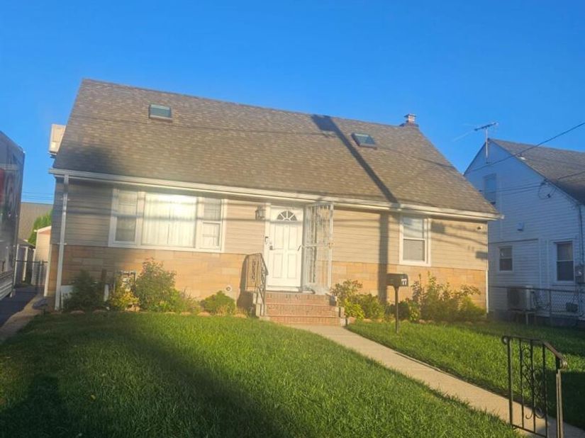 77 LITCHFIELD Avenue, Elmont NY 11003