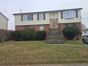 1095 Pinebrook Court