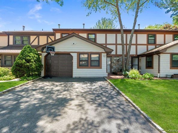 12 Cold Harbour Lane, Woodbury NY 11797