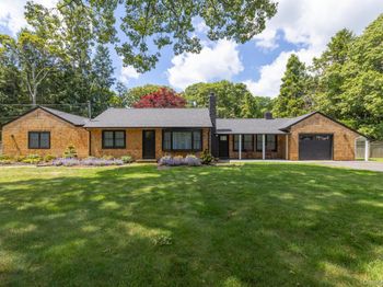 19 Groveland Avenue