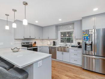 19 Groveland Avenue