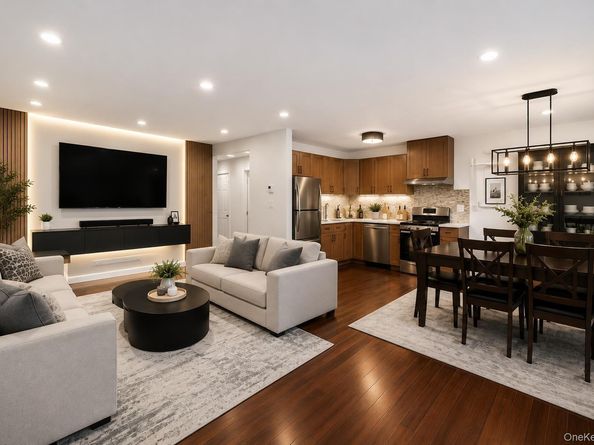 87-80 Little Neck Parkway, Floral Park NY 11001