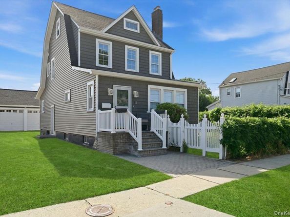 11 Moeller Street, Hicksville NY 11801