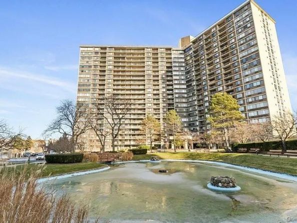 2 Bay Club Drive 15R, Bayside NY 11360