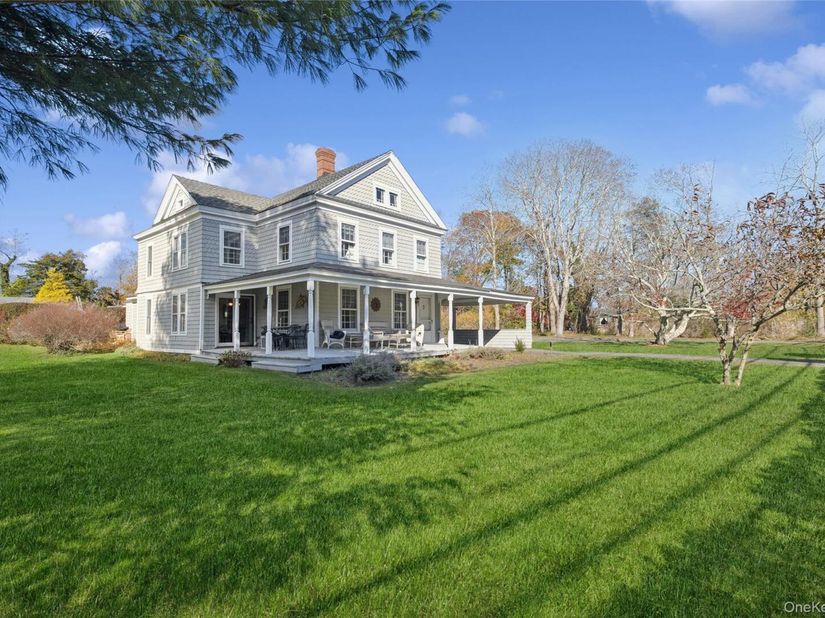 718 Montauk Highway, East Quogue NY 11942