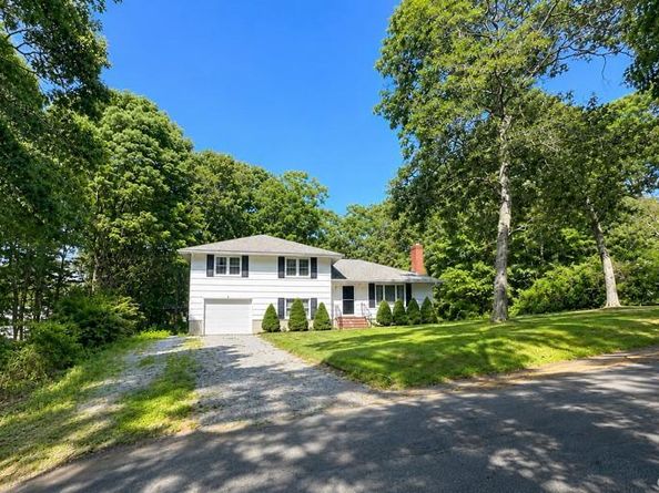 185 Holden Avenue, Cutchogue NY 11935
