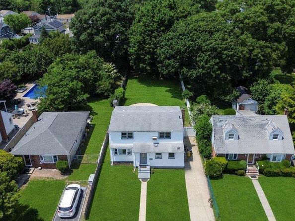 101 Spruce Avenue, Bethpage NY 11714