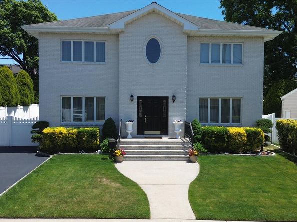 170 McKinley Avenue, Franklin Square NY 11010