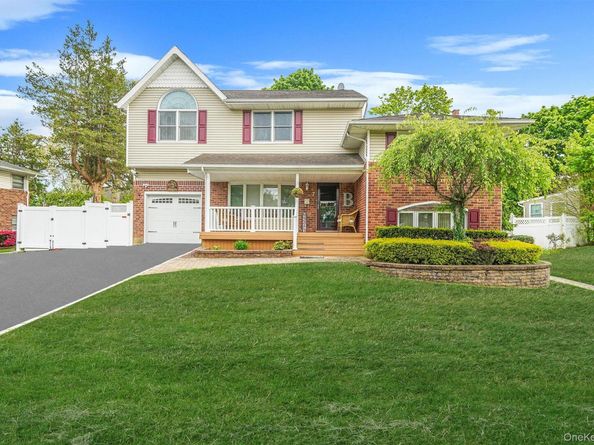 7 Elmwood Road, Deer Park NY 11729