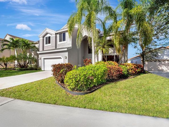 322 Lake Crest Ct, Weston FL 33326