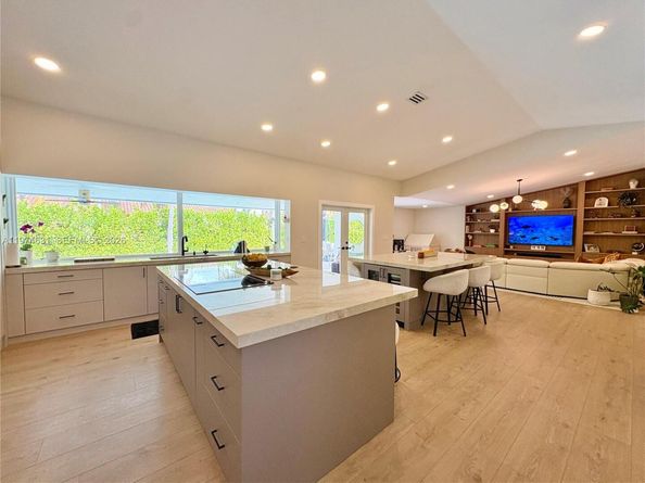 10461 SW 121st St, Miami FL 33176