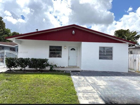 3066 NW 28th St, Miami FL 33142