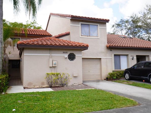 3251 W Inverrary Blvd W, Lauderhill FL 33319