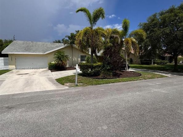 14603 SW 152nd Ct, Miami FL 33196