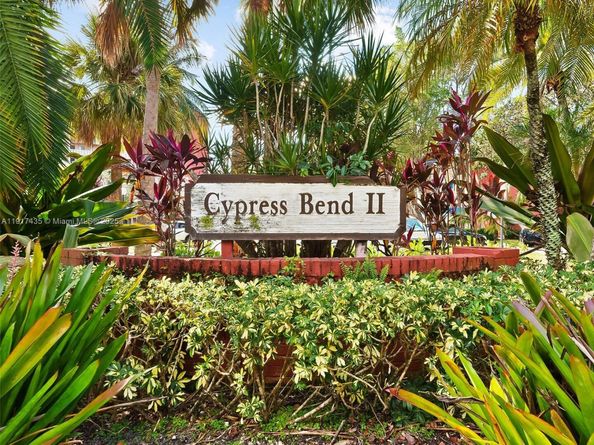 2202 S Cypress Bend Dr 204, Pompano Beach FL 33069