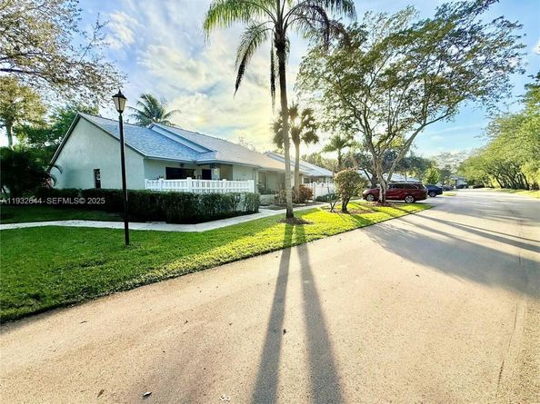 3899 N Carambola Cir N 29126, Coconut Creek FL 33066