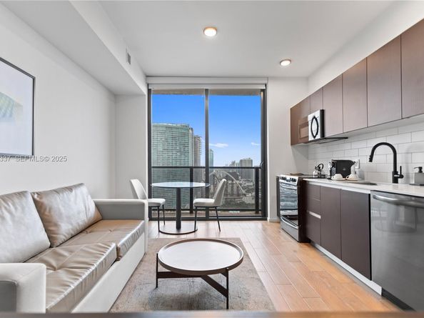 398 NE 5th St 3102, Miami FL 33132