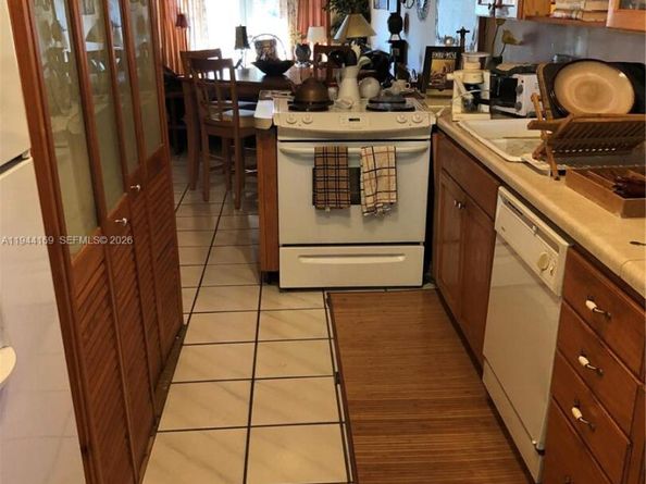 13636 SW 102nd Ln, Miami FL 33186