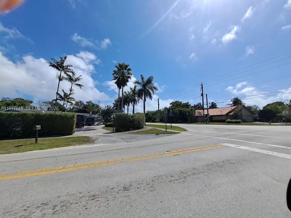 16761 SW 92nd Ave, Palmetto Bay FL 33157