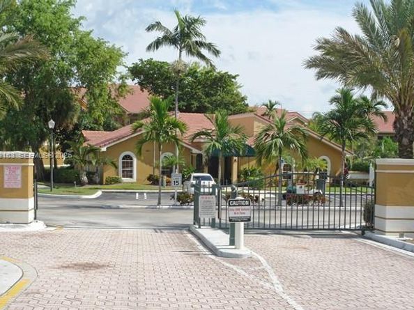 8821 Wiles Rd 101, Coral Springs FL 33067