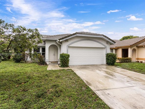 2439 NW 95th Ave, Coral Springs FL 33065