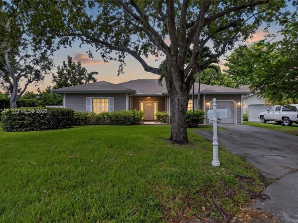 15166 SW 142nd Ct, Miami FL 33186