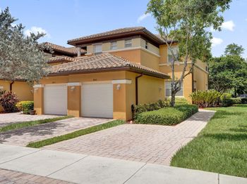 8041 NW 127TH Lane