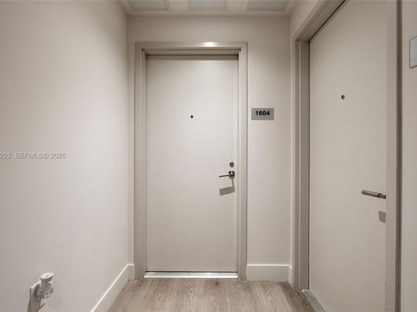 239 SW 9th St 1604, Miami FL 33130