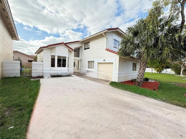 18318 NW 61st Ct, Hialeah FL 33015