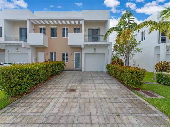 7234 NW 103rd Path, Doral FL 33178