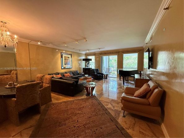 3700 Island Blvd C203, Aventura FL 33160