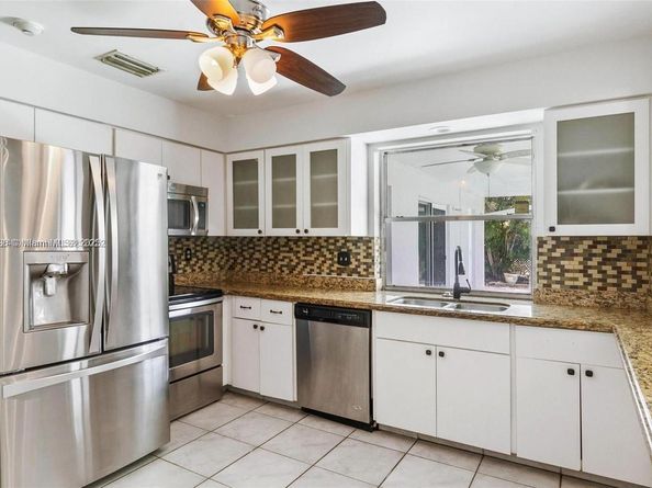 7321 Allen Dr, Hollywood FL 33024