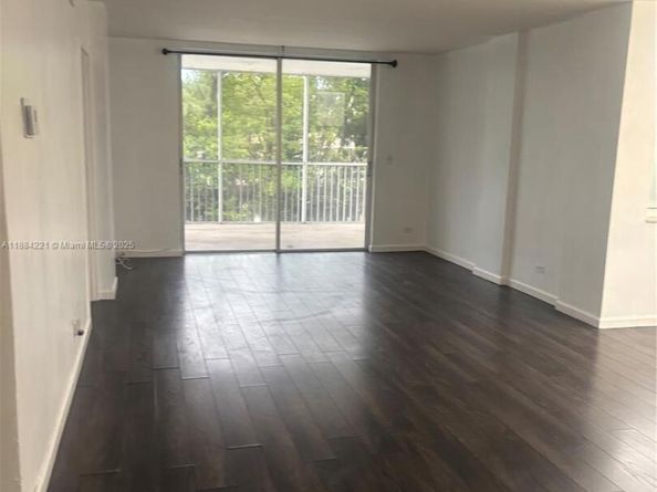 3660 NE 166th St 215, North Miami Beach FL 33160