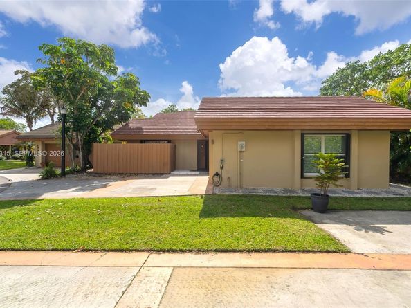 19951 NE 10th Place Way, Miami FL 33179