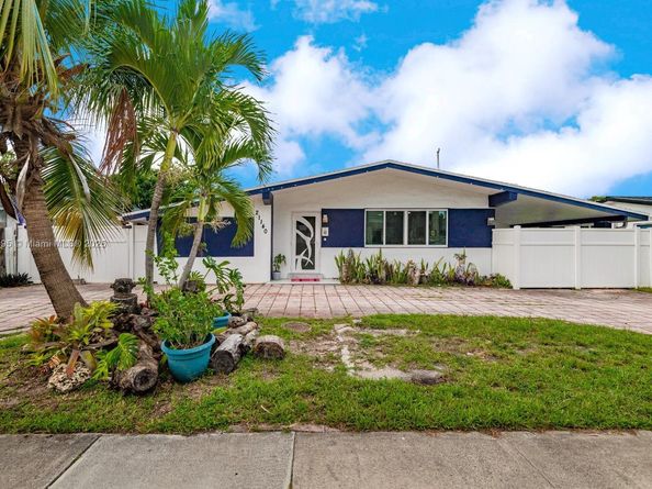 21140 NE 26th Ave, Miami FL 33180