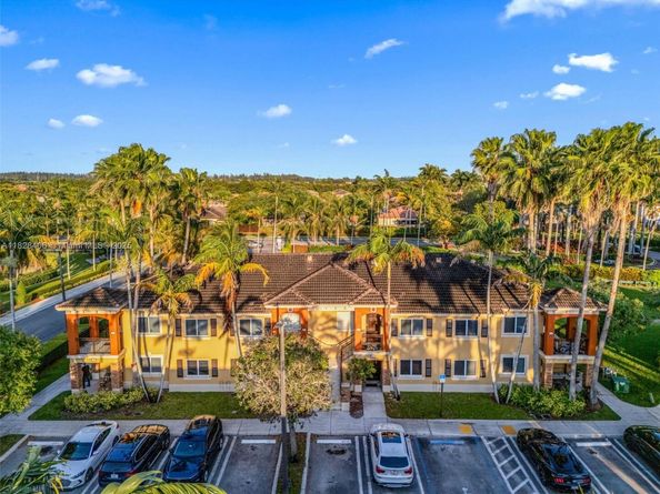 945 NE 34th Ave 103, Homestead FL 33033