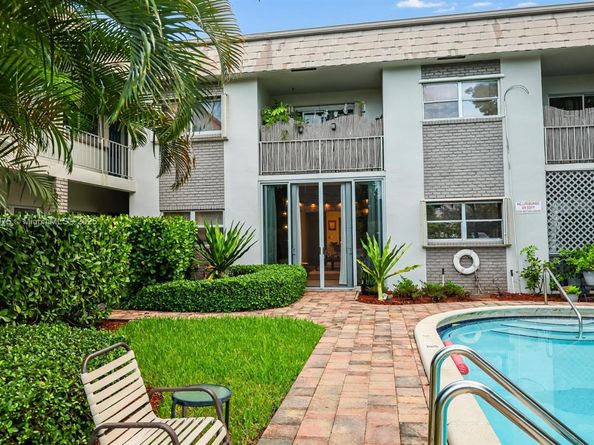 1541 NE 34th Ct 104, Oakland Park FL 33334