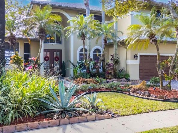 18122 NW 15th Ct, Pembroke Pines FL 33029