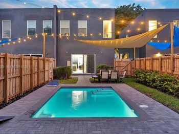 5130 - 5140 NW 5th Avenue