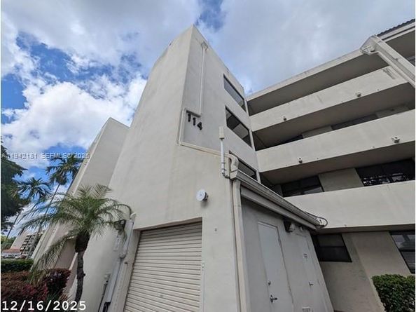 114 Lake Emerald Dr 104, Oakland Park FL 33309