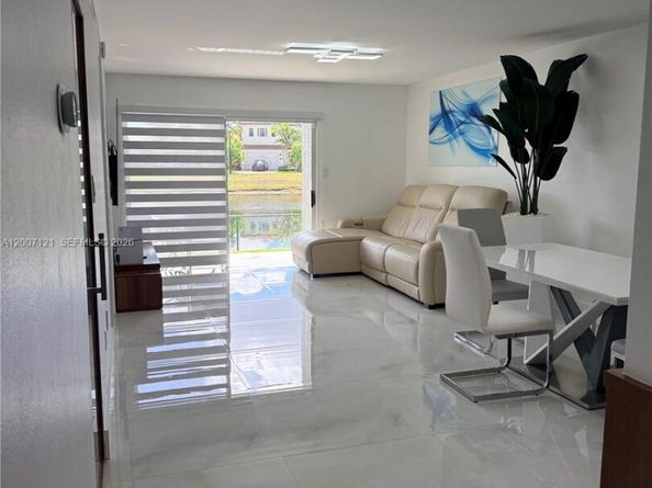 601 SW 113th Way 601, Pembroke Pines FL 33025