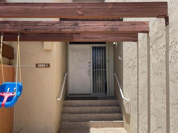 9999 NW 9th St Cir 111, Miami FL 33172