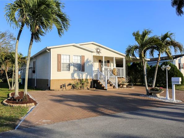 2228 SW 83rd Ave, Davie FL 33324