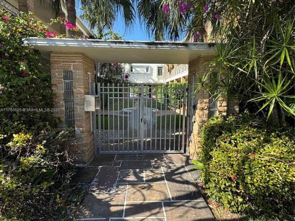 2131 Calais Dr 1, Miami Beach FL 33141